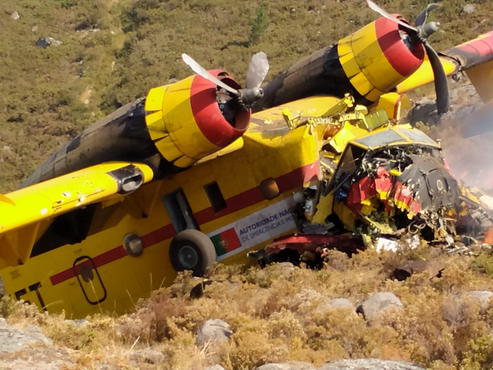 Avião Canadair cai em Ponte da Barca a combater incêndio na serra do Gerês