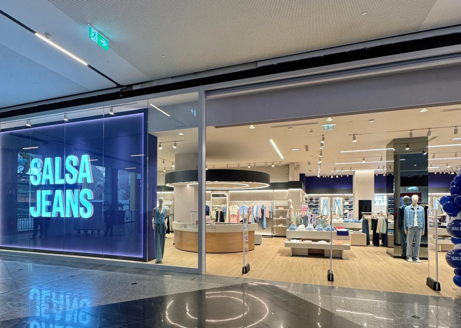 Já pode fazer bainhas e personalizar peças na Salsa do Colombo. Loja reabriu e traz novidades