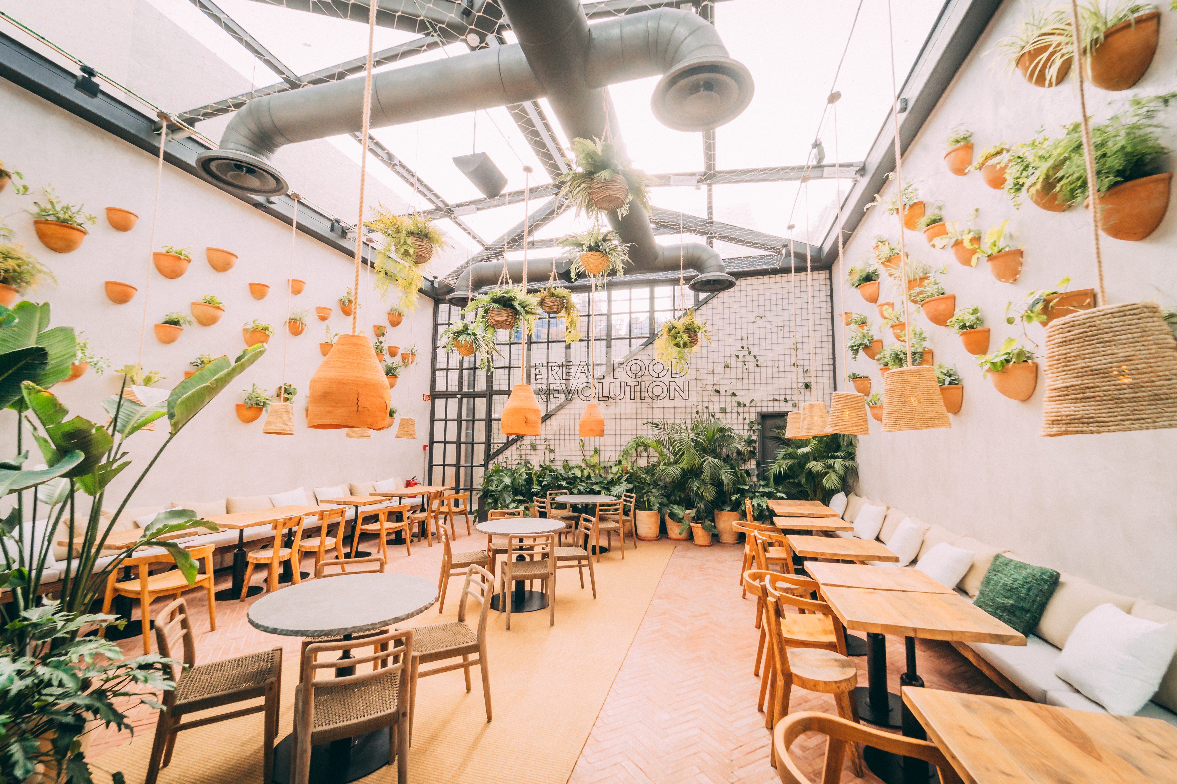 O Honest Greens chegou ao Porto e traz a primavera com ele — da decoração aos pratos