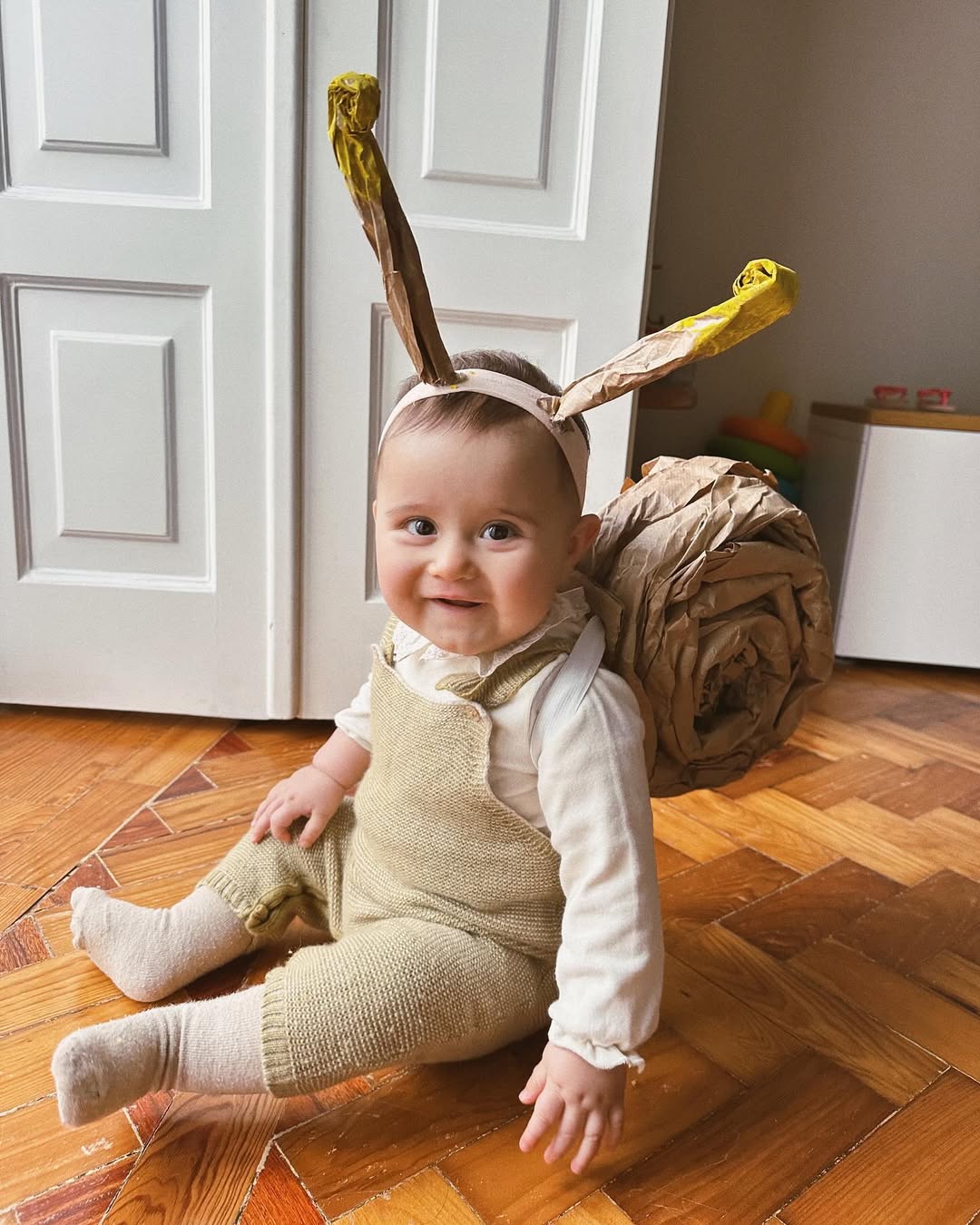 Como estas 9 celebridades portuguesas mascararam os filhos (isto vai de um caracol ao Gato das Botas)