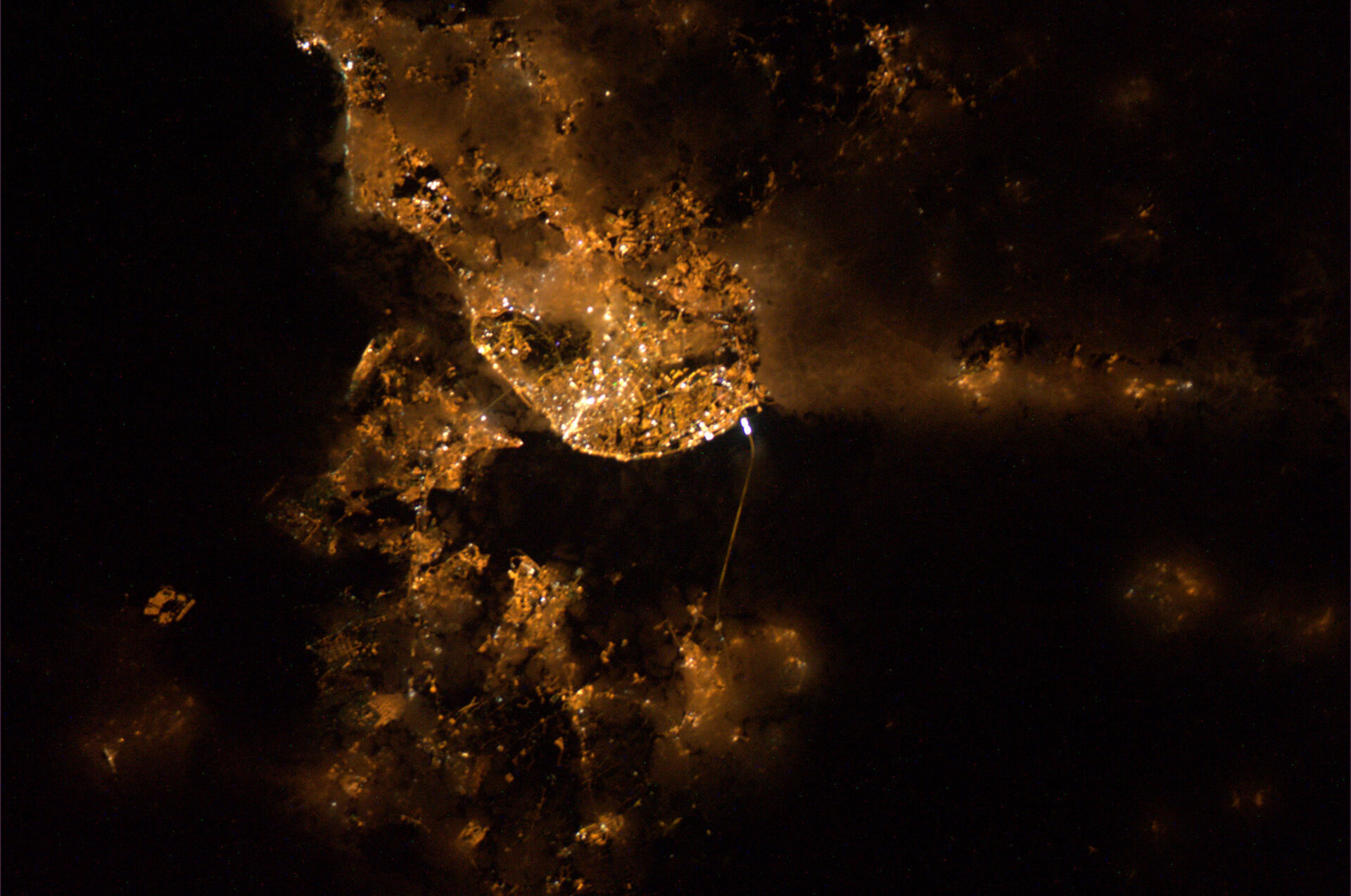 Um olhar espacial (e especial) sobre 10 cidades do mundo com Lisboa a “brilhar” mais