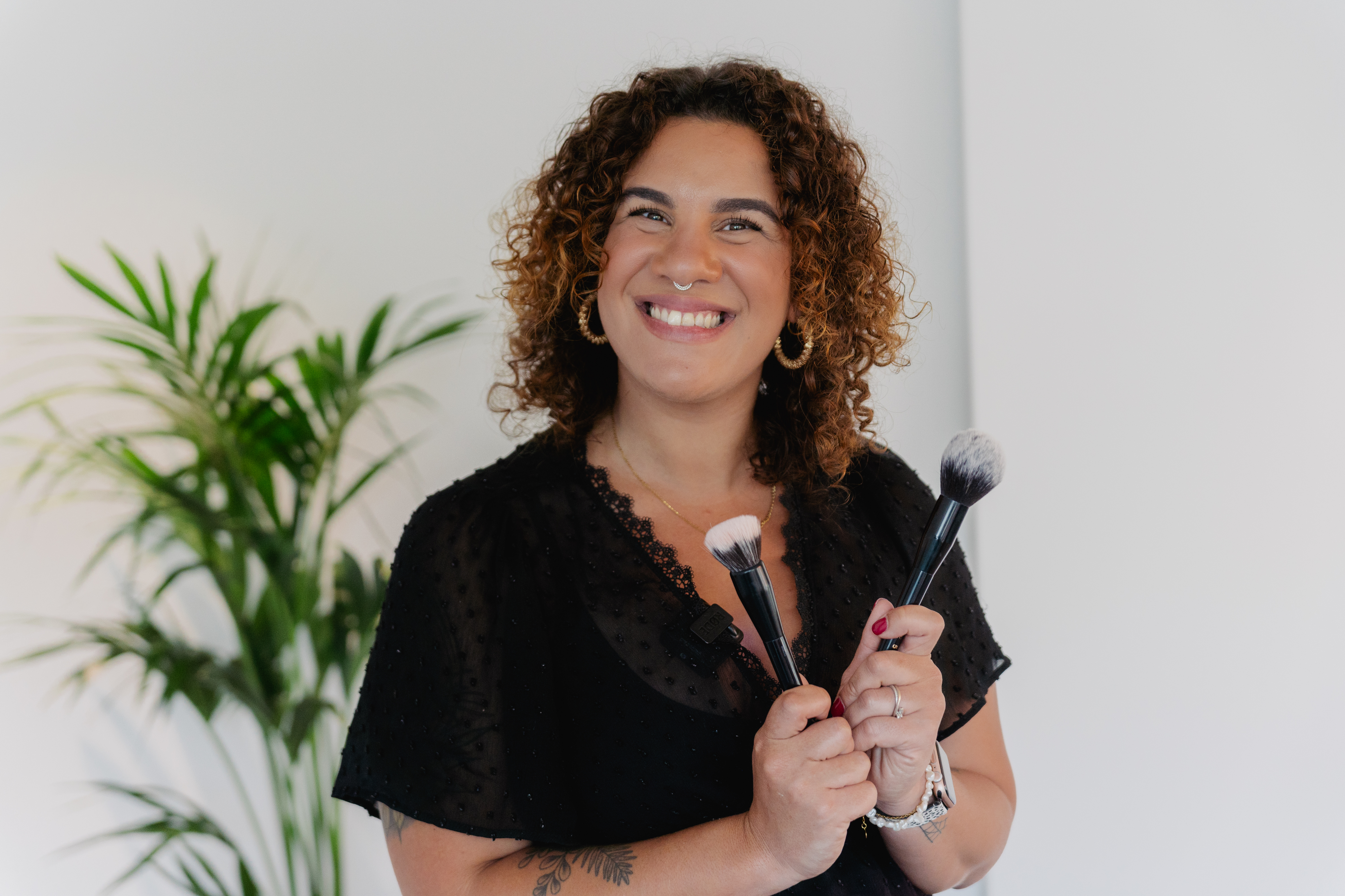 Batom no rosto e lápis colorido para um visual de milhões. 5 dicas da “maquilhagem da preguiça”