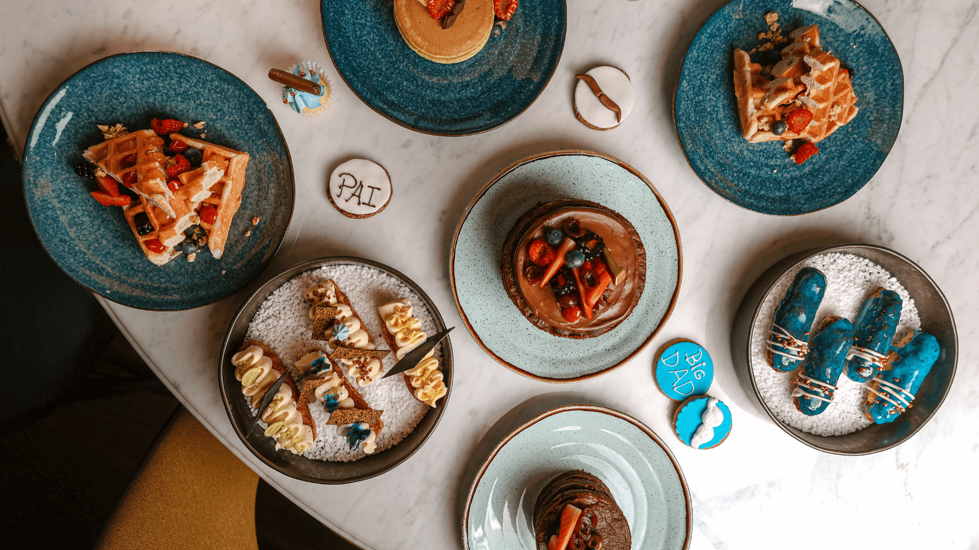 Este brunch de Dia do Pai com panquecas, crepes e waffles é digno de um super-herói (e tem insufláveis)