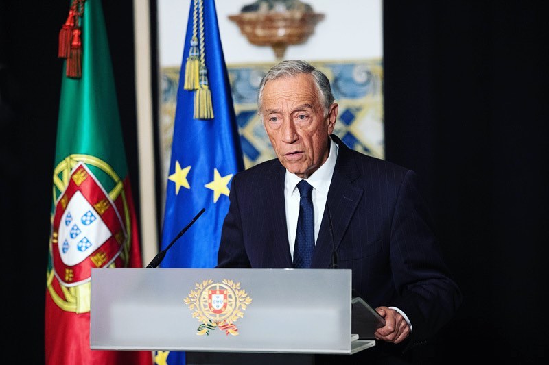 Marcelo Rebelo de Sousa à frente nas intenções de voto (à esquerda e à direita)