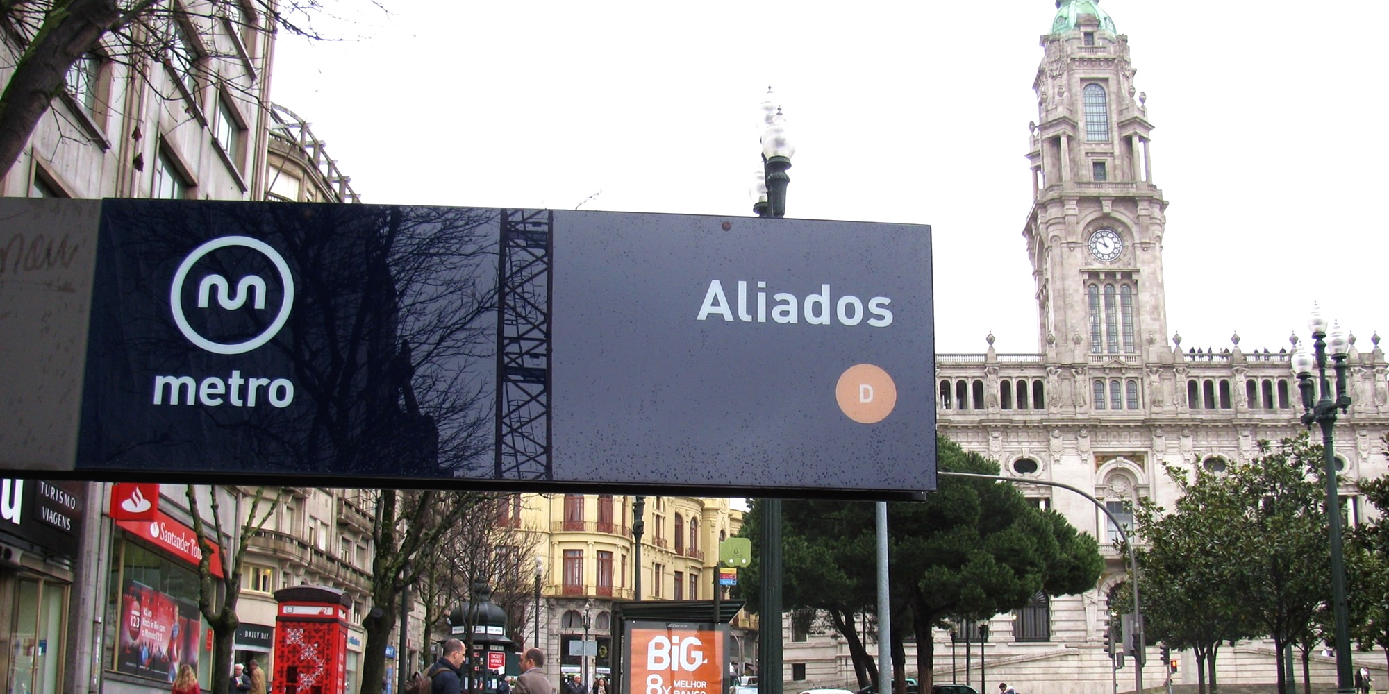 Tradutor de língua gestual é inaugurado no metro do Porto