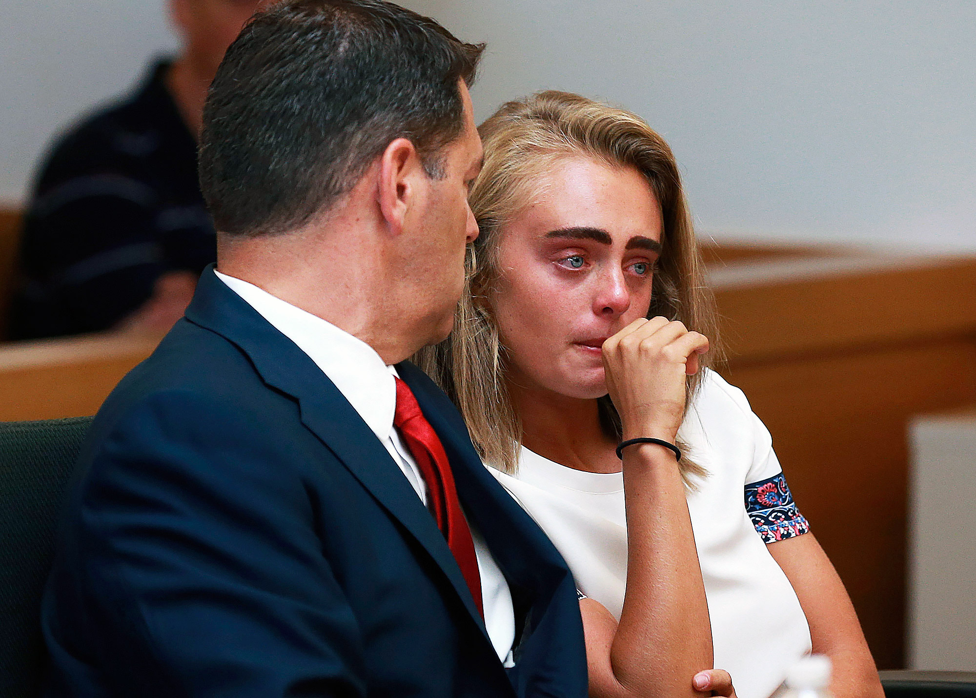 Mulher que incentivou o namorado a suicidar-se vai sair mais cedo da prisão