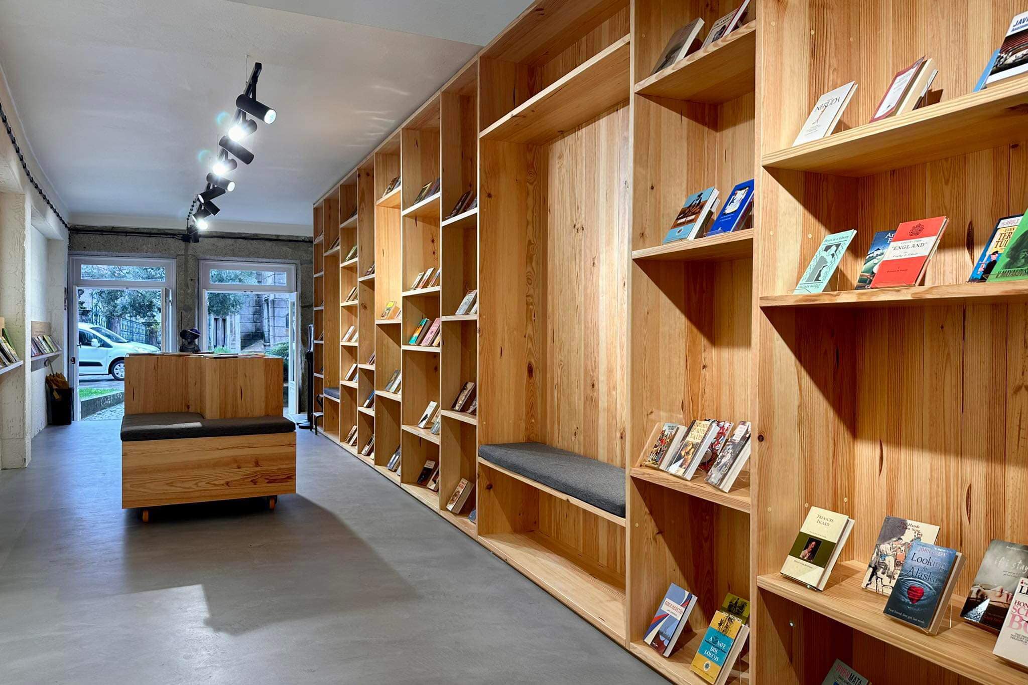 Sem funcionários nem caixa registadora, esta “livrearia” em Ponte de Lima só tem livros