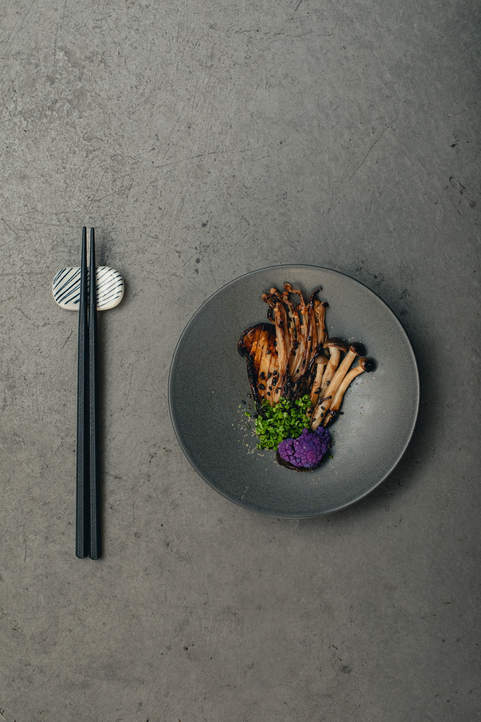 IRÚ. O novo restaurante japonês de Lisboa que só serve 8 pessoas por jantar (e trabalha com o peixe do dia)