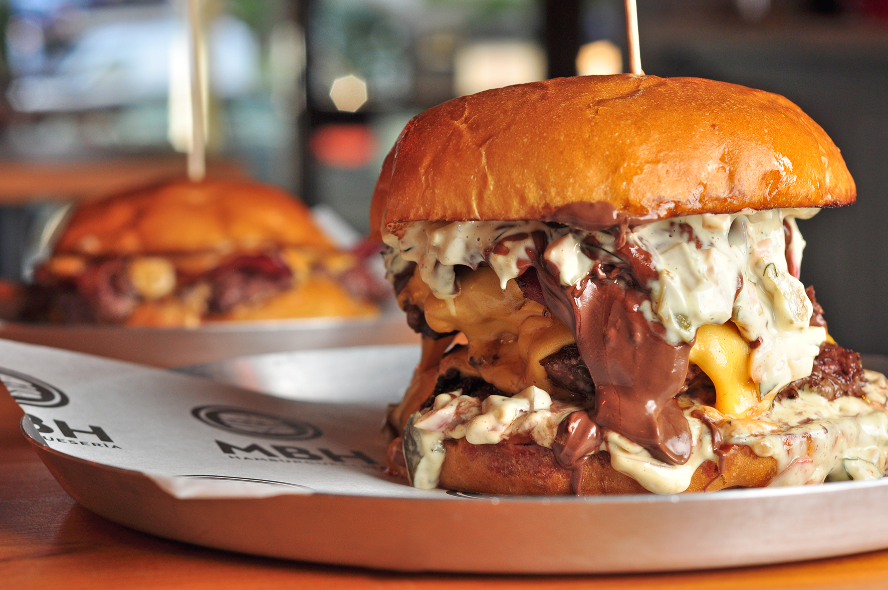 MBH Hamburgueseria celebra semana do bacon com um irreverente hambúrguer com Nutella