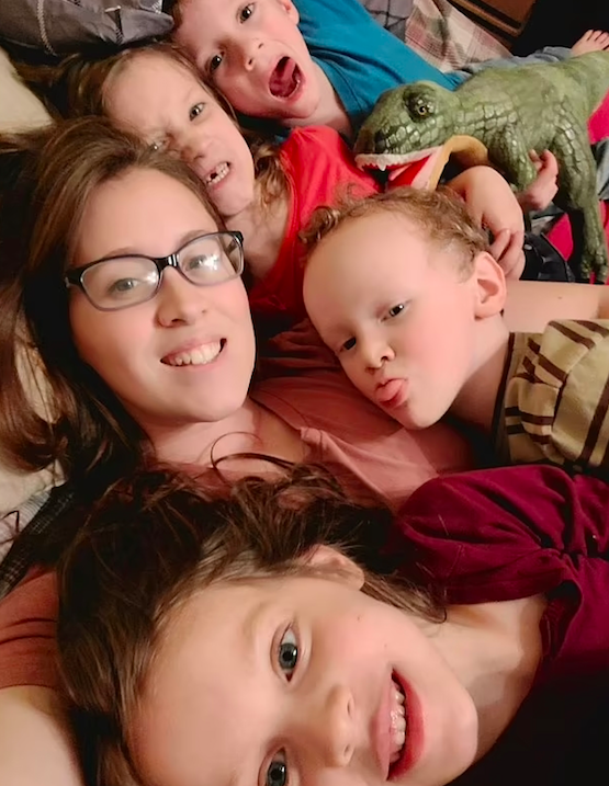 Gasta mais de 1.000€ em comida por mês, é mãe de 9 crianças e está grávida. E quer ter “o maior número possível de filhos”