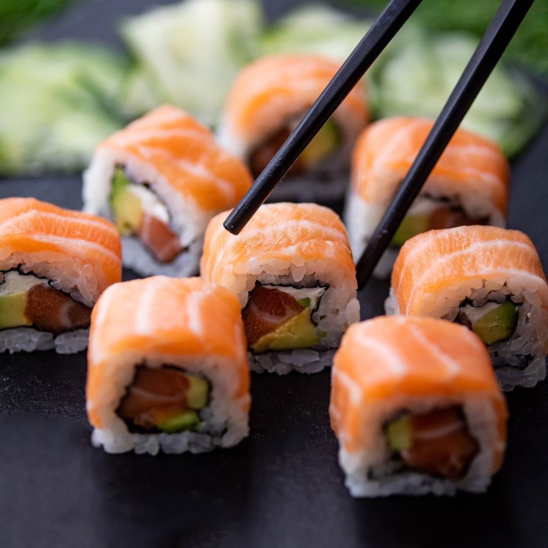 Sushi do Bairro. Caras da MTV Portugal abrem um take away de sushi com tacos grátis