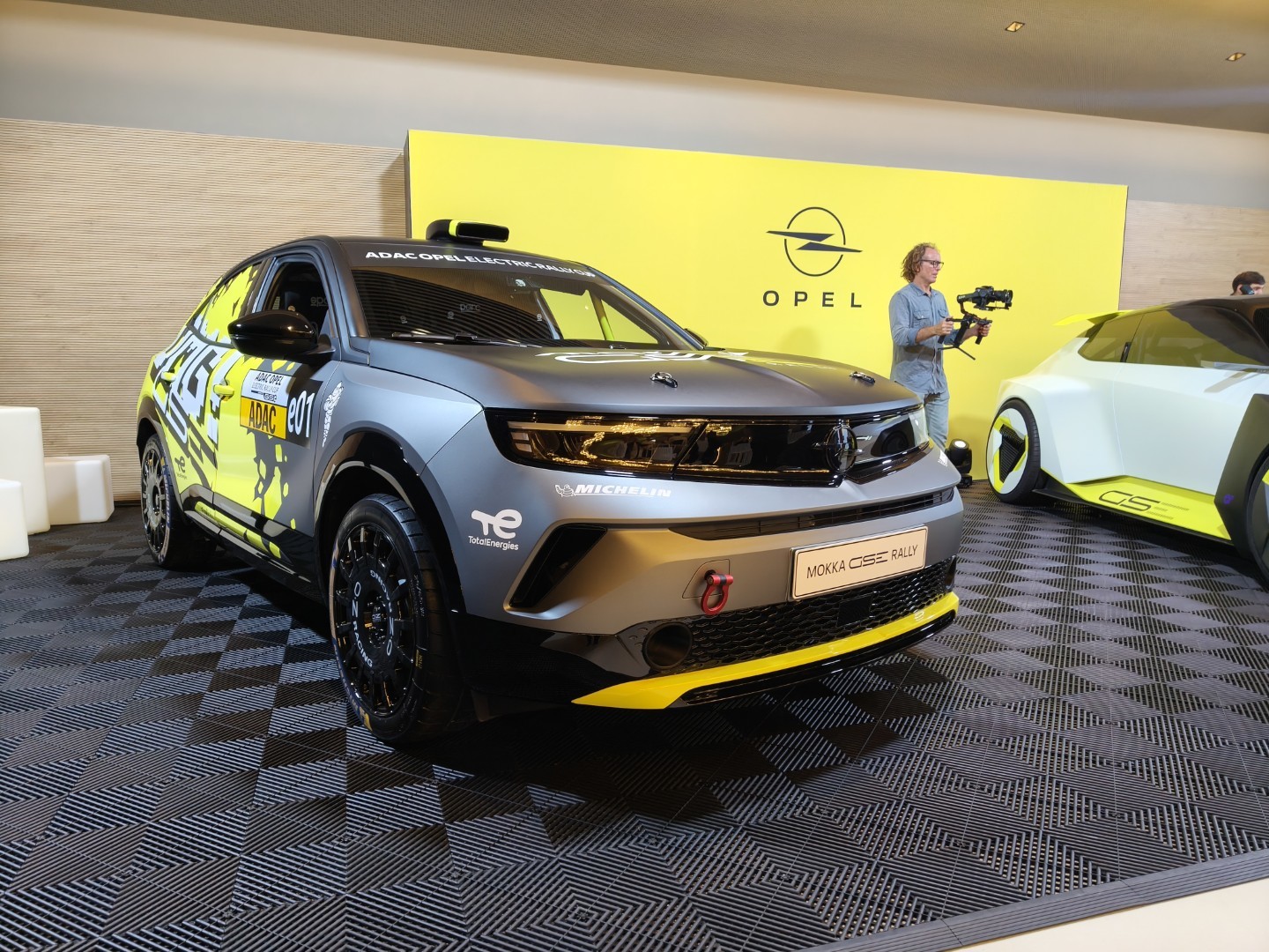 Opel Mokka GSE chega a Portugal com 281 cv de potência e tecnologia de competição