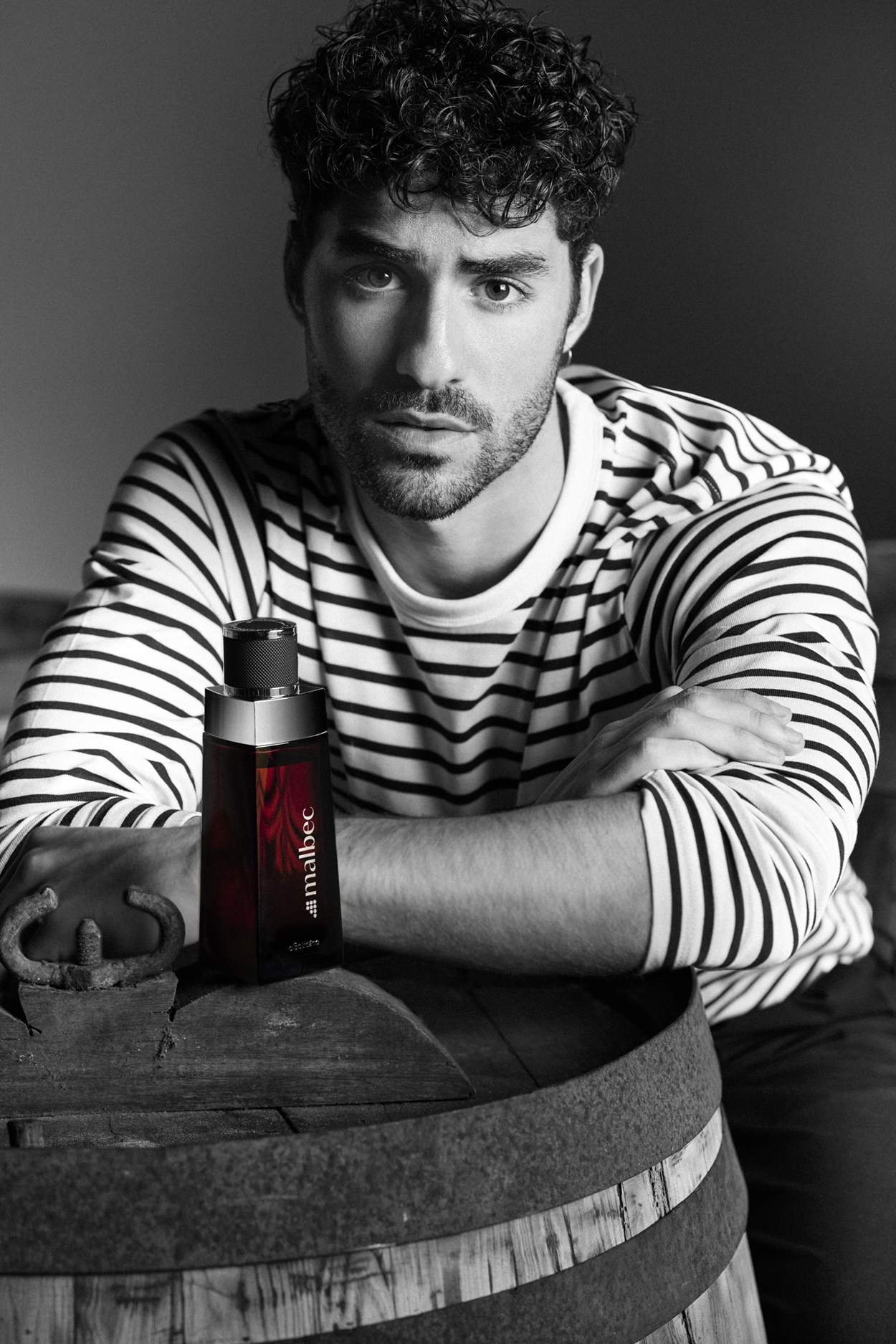 Já pode ter o mesmo cheiro que José Condessa. Ator dá a cara por perfume — saiba quanto custa