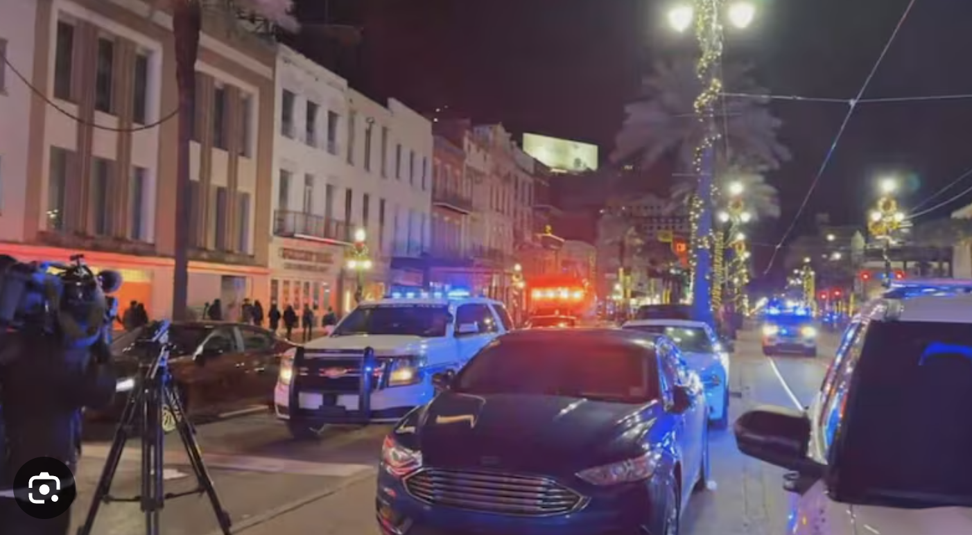 ATUALIZAÇÃO. Tragédia nas primeiras horas do ano. Carro entra pelo meio da multidão, mata 10 e fere 30 pessoas