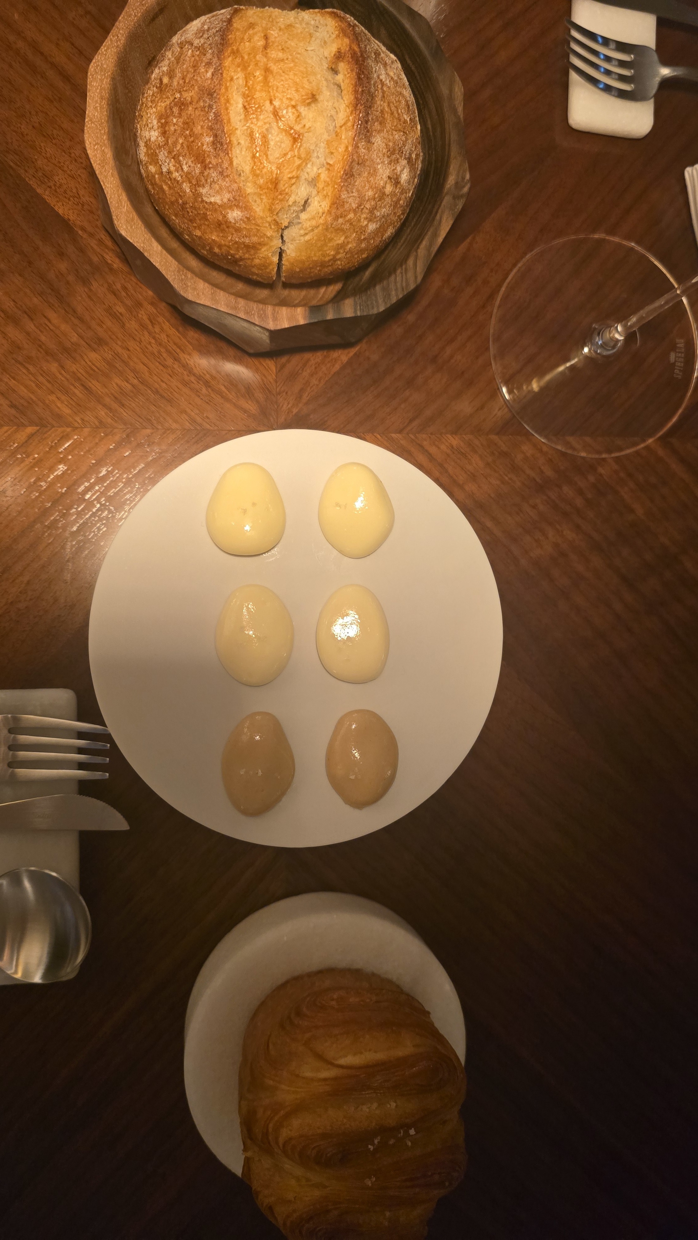 Pão e três manteigas