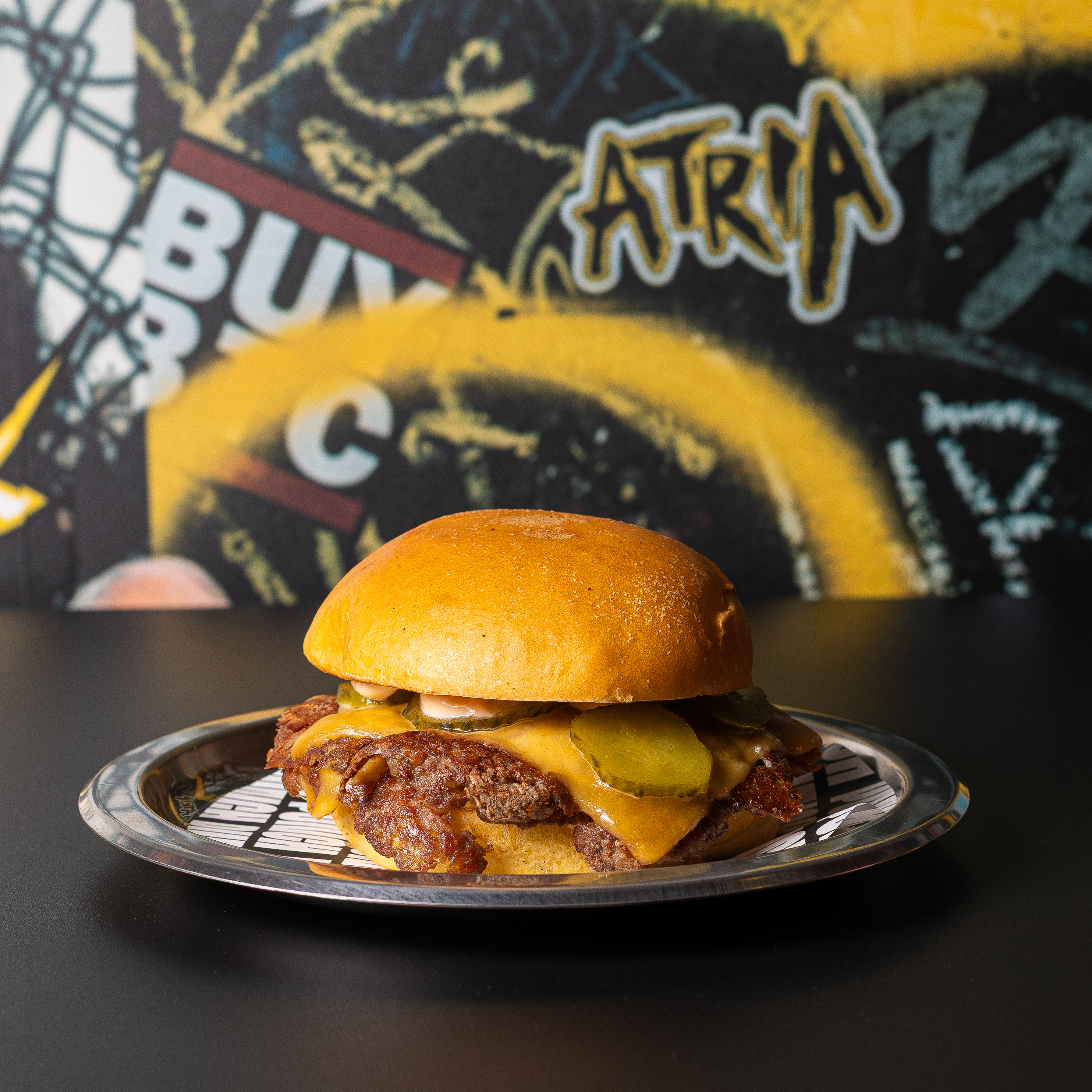 Punch. Este spot de smash burgers é um murro de sabor no estômago e dá-lhe 4 opções deliciosas