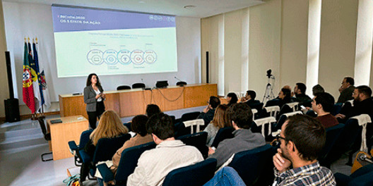 Há mais de 1.200 iniciativas de capacitação digital em todo o país. Mais de metade são gratuitas