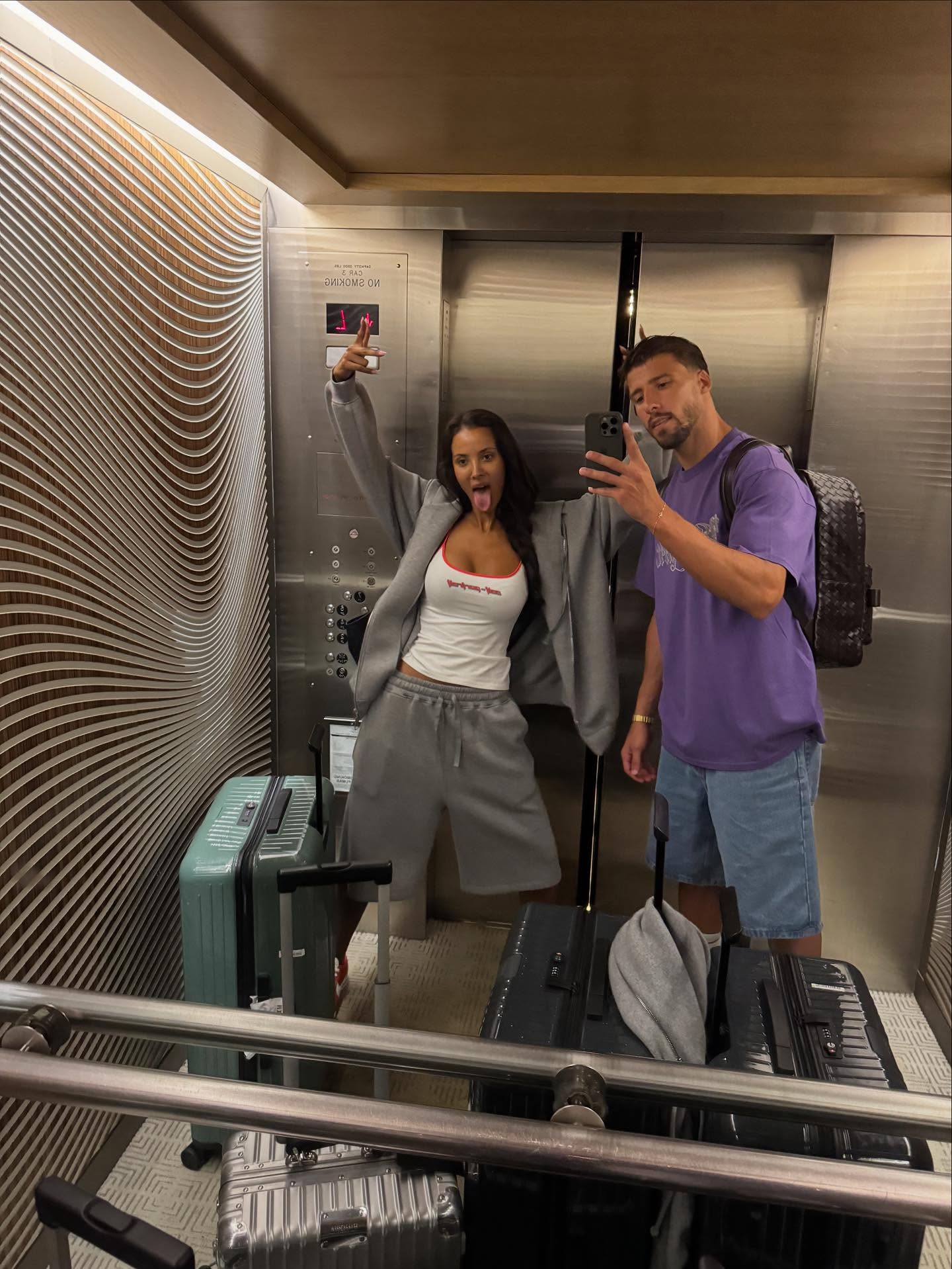 Rúben Dias já não esconde novo amor. Veja as fotos das férias do craque com a namorada