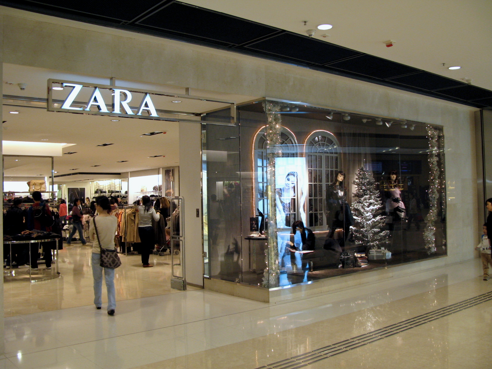 Já há data para a reabertura da Zara do NorteShopping. E vai haver novidades