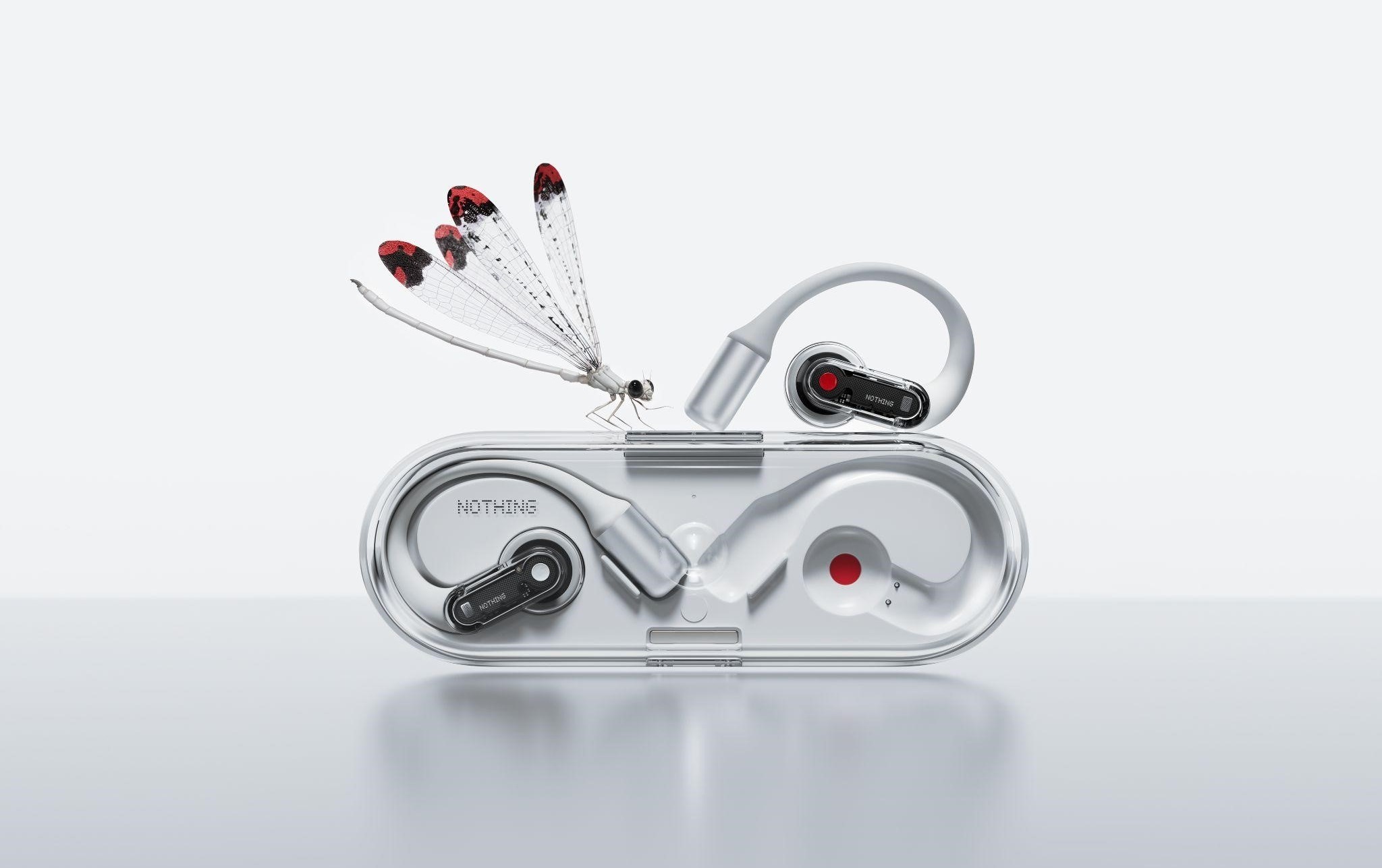 Nothing rende-se ao conceito de auriculares “abertos” com Ear (open) e mostra Nothing OS 3.0