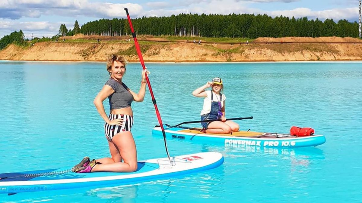 Este lago é um sucesso no Instagram. Problema? É um depósito de produtos químicos