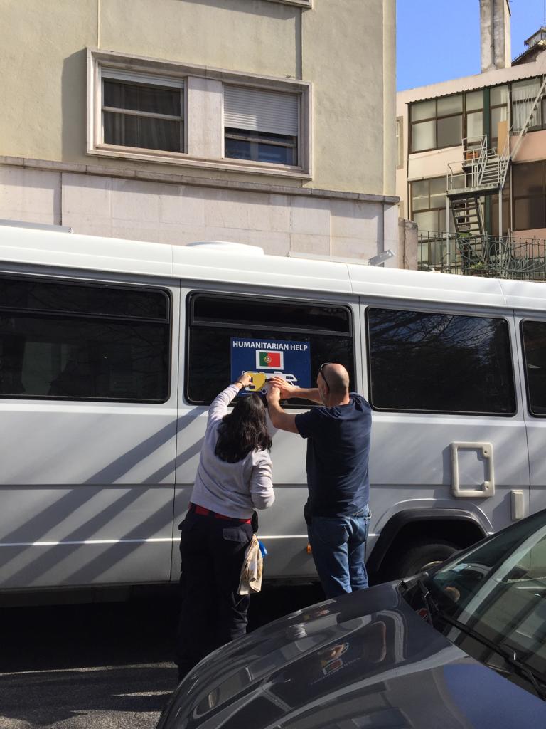 Portugueses a caminho da Ucrânia para levar bens e trazer refugiados. “O que temos é boa vontade”