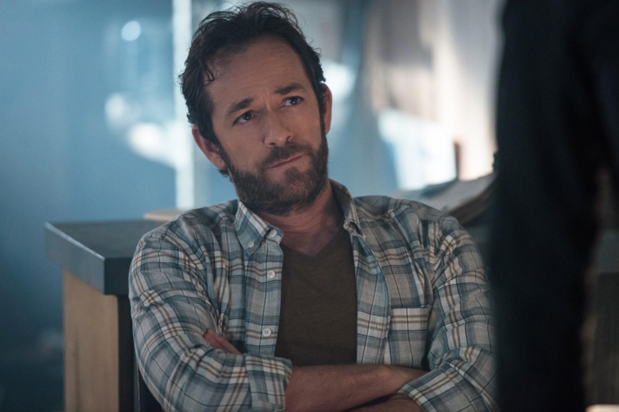 Luke Perry, de “Riverdale”, foi hospitalizado depois de um AVC