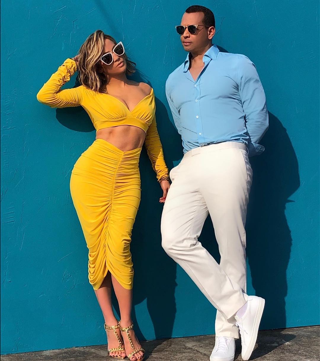 Jennifer Lopez lança coleção de óculos de sol a 50€