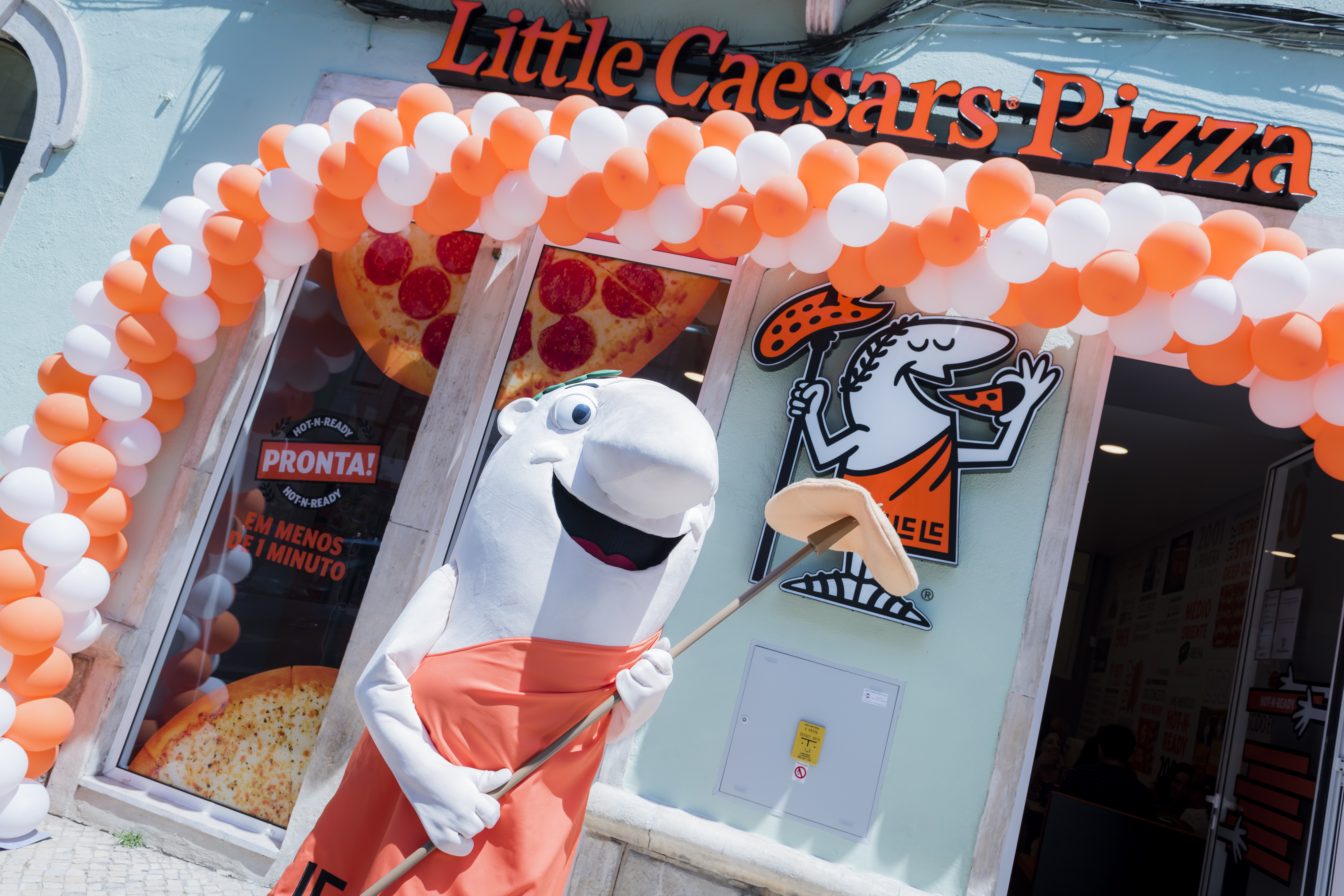 Little Caesars Pizza traz para Portugal pizzas a 5,50€ que ficam prontas em 30 segundos (e muitas lojas)