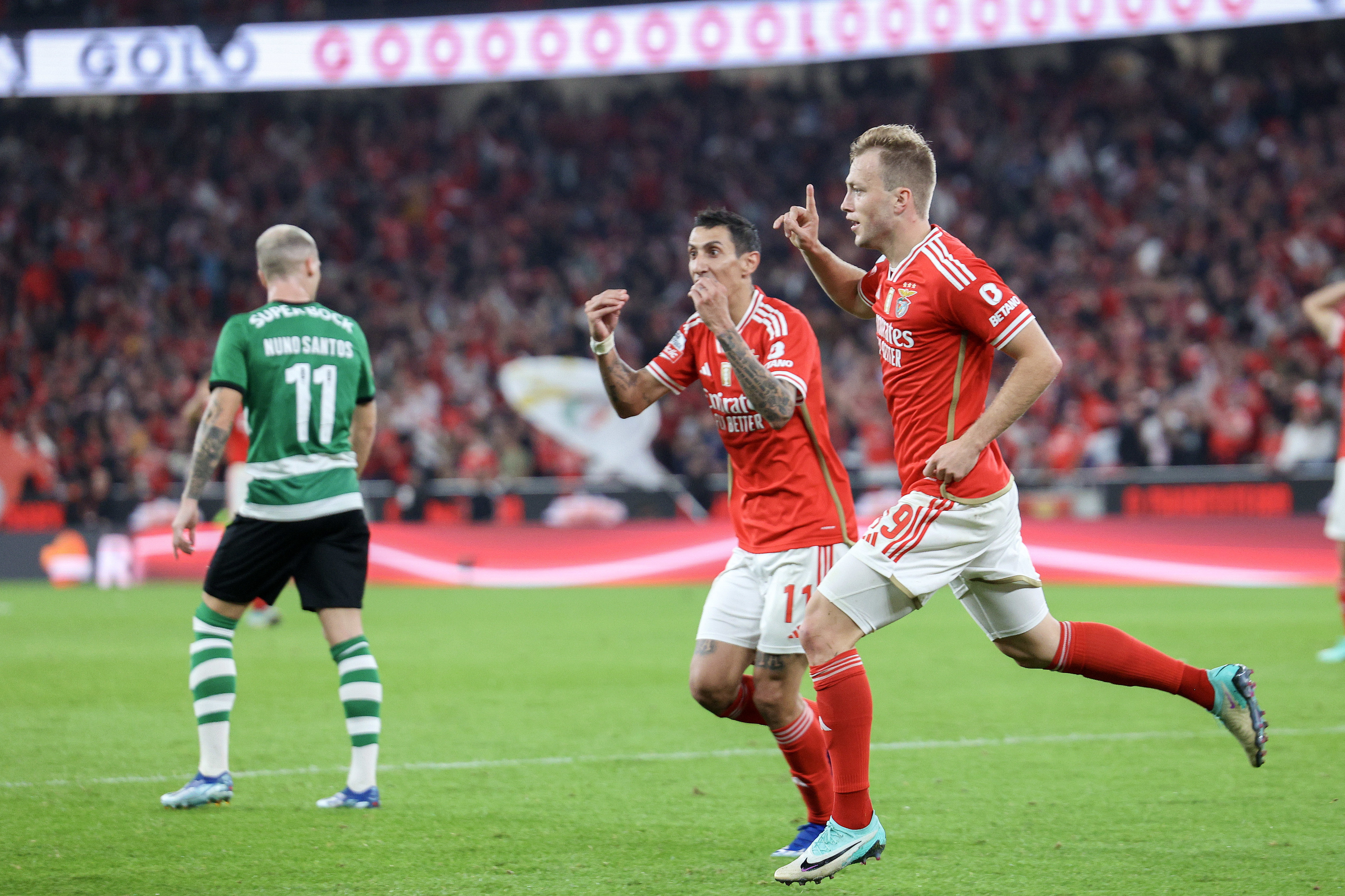 Futebol: Sporting CP na liderança, SL Benfica e FC Porto partilham 2° lugar