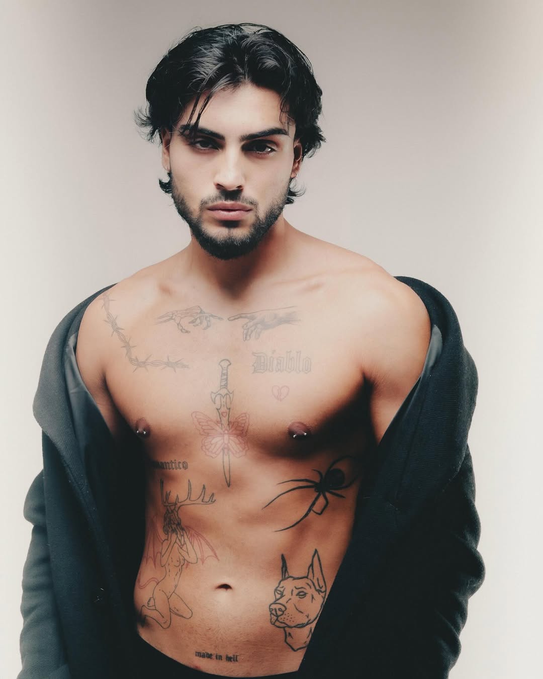 Rui Ribeiro incendiou as redes sociais com a entrada na “Casa dos Segredos 9”. Veja 11 fotos escaldantes