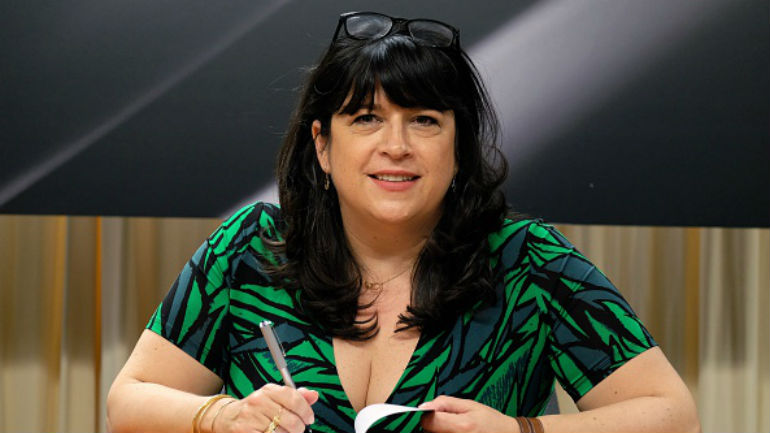 Autora de “As Cinquenta Sombras de Grey” anuncia novo romance erótico