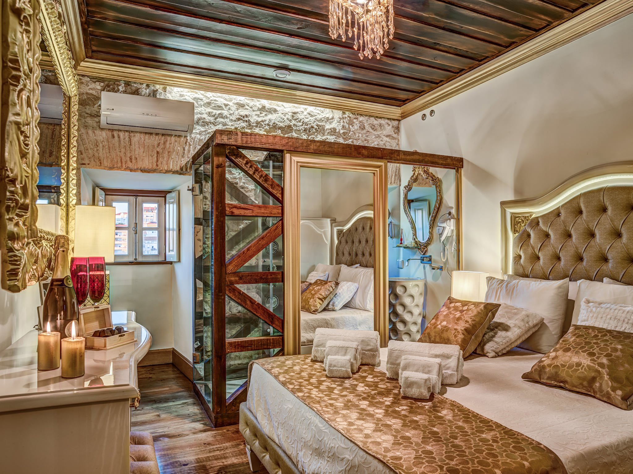 Recue no tempo e entre neste solar em Coimbra onde é recebido com bolo “ainda quentinho”