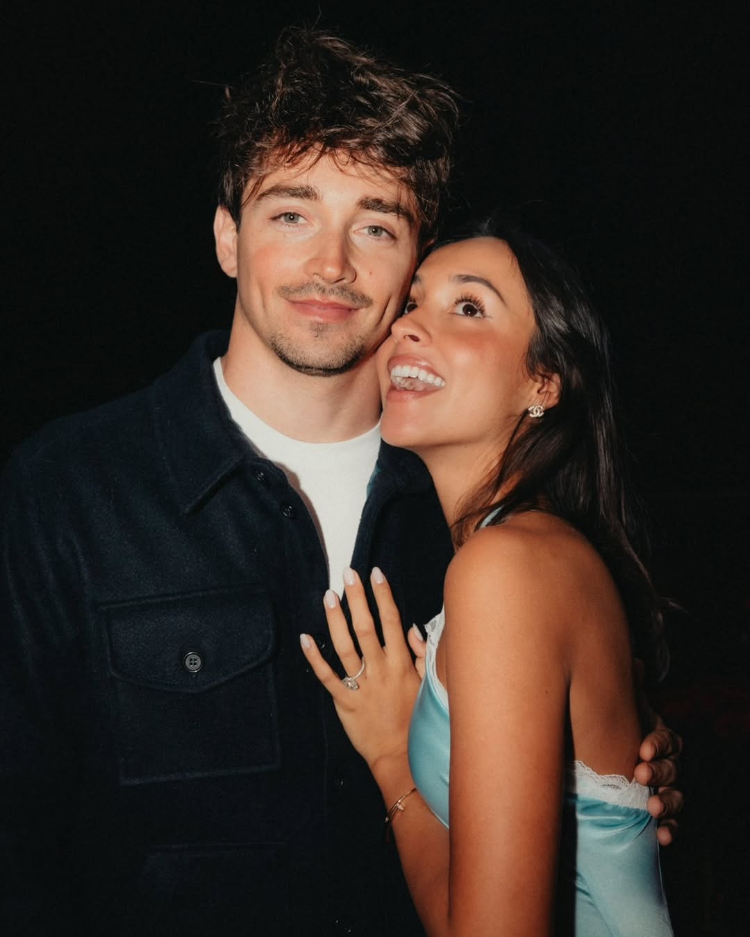 Charles Leclerc vai ser um homem casado. 15 fotos amorosas do casal sensação da Fórmula 1