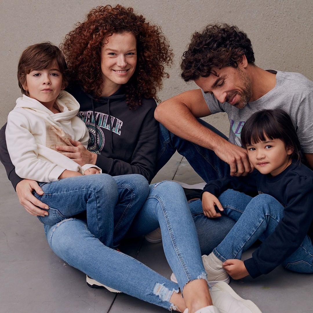 Peças para toda a família e com preços tão baixos como 2€. Fomos a Paris conhecer as novidades da Kiabi