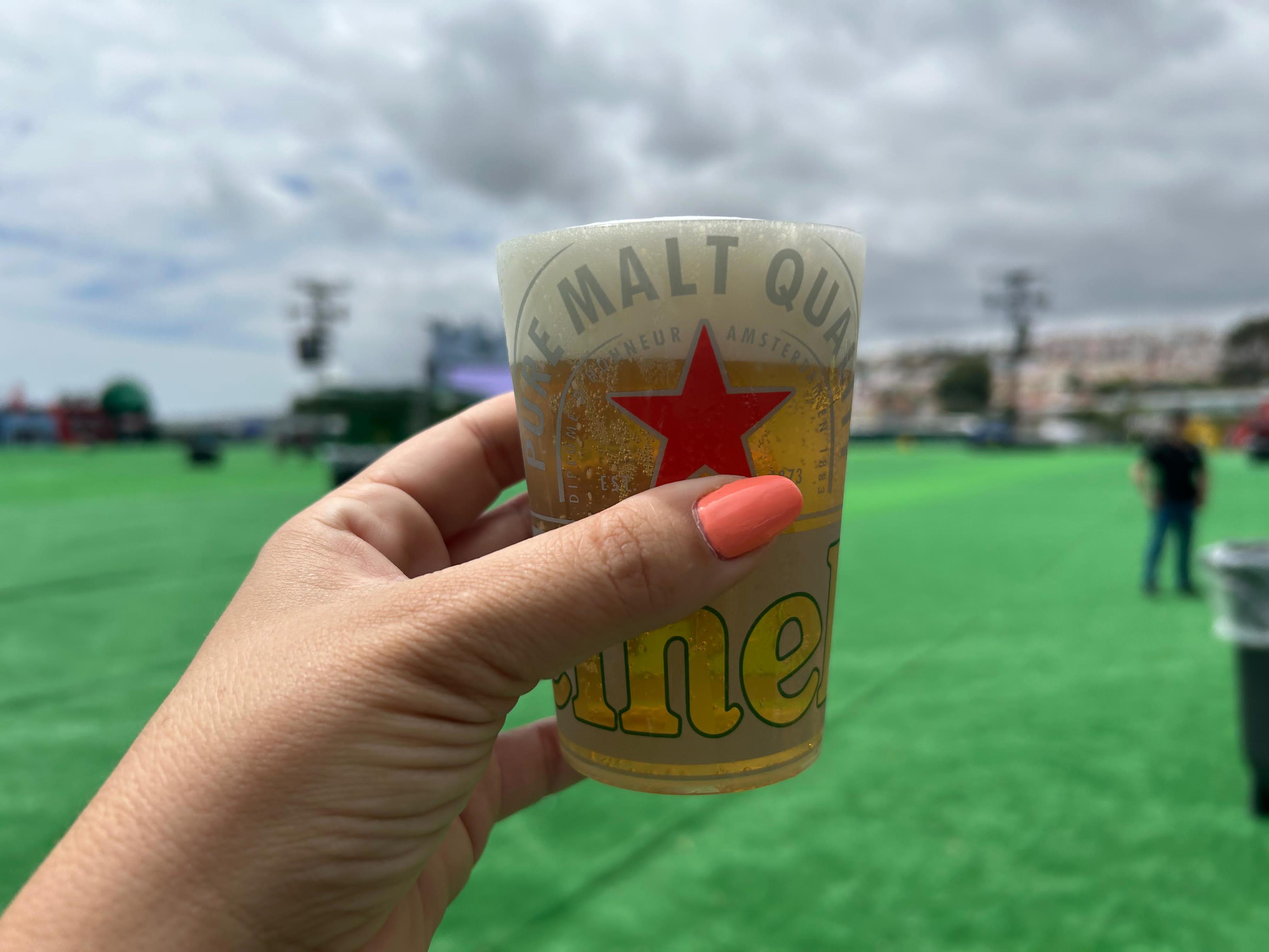 Quanto custa uma cerveja no NOS Alive? E uma garrafa de água? E quanto aos refrigerantes?