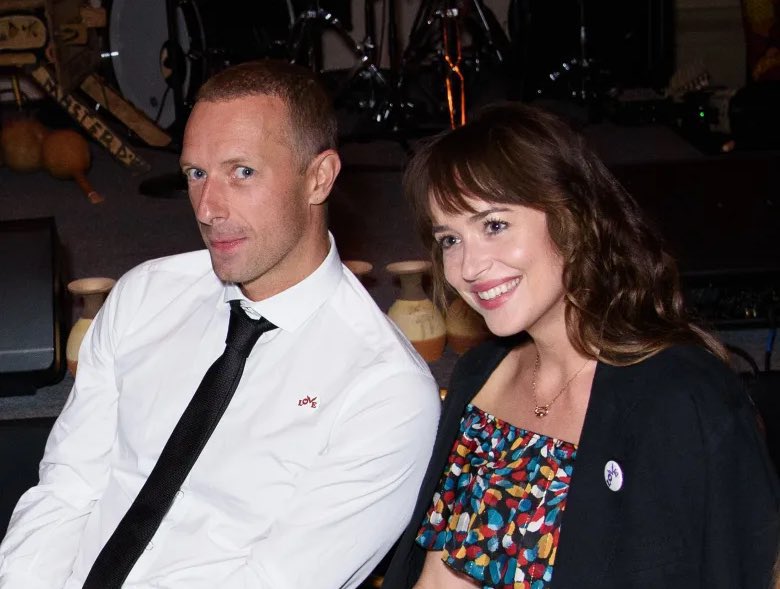 Dakota Johnson e Chris Martin separados (e parece que é de vez). Namoravam há 8 anos