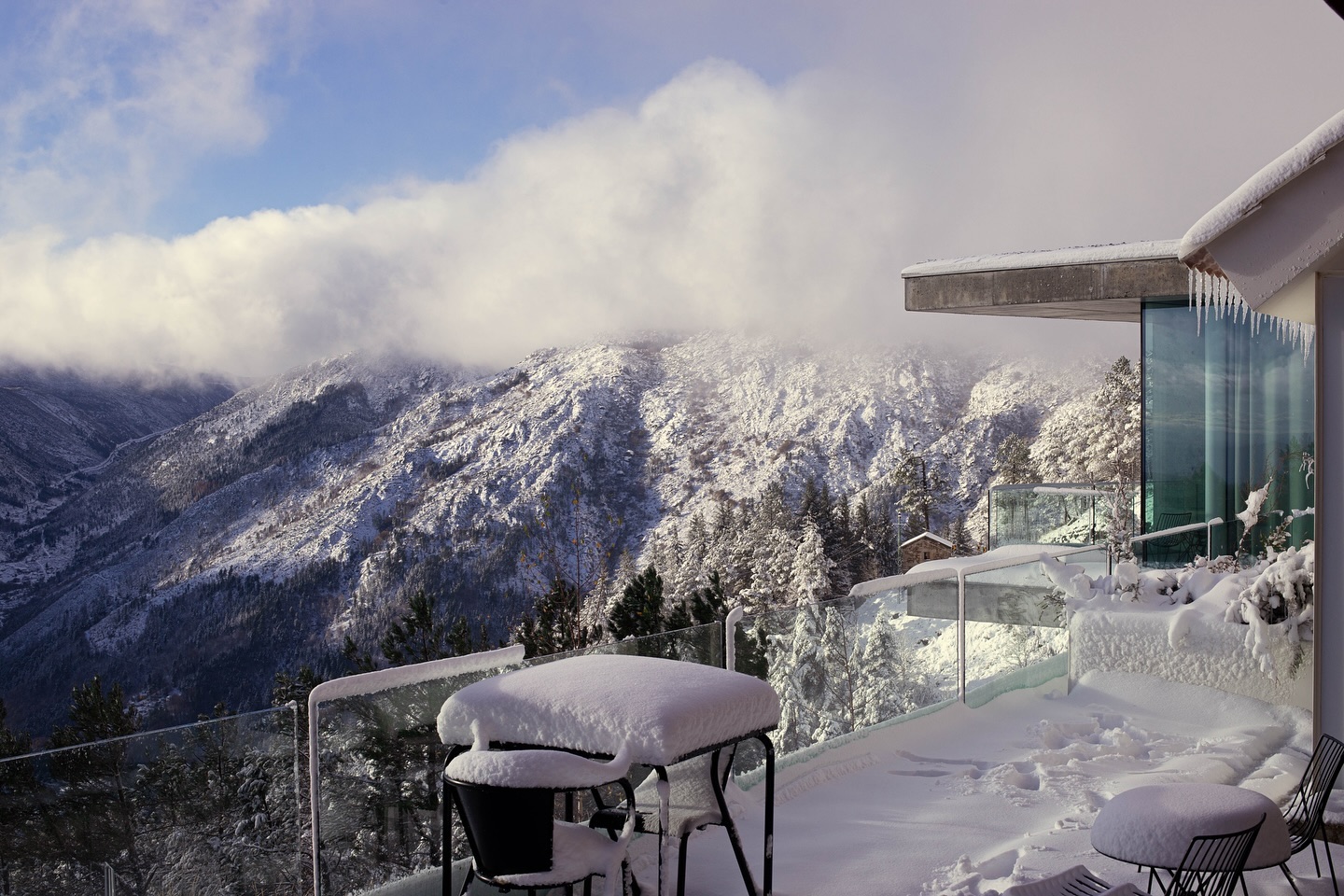 Este fim de semana pode nevar na Serra da Estrela. Faça uma escapadinha até este hotel com spa e vistas deslumbrantes