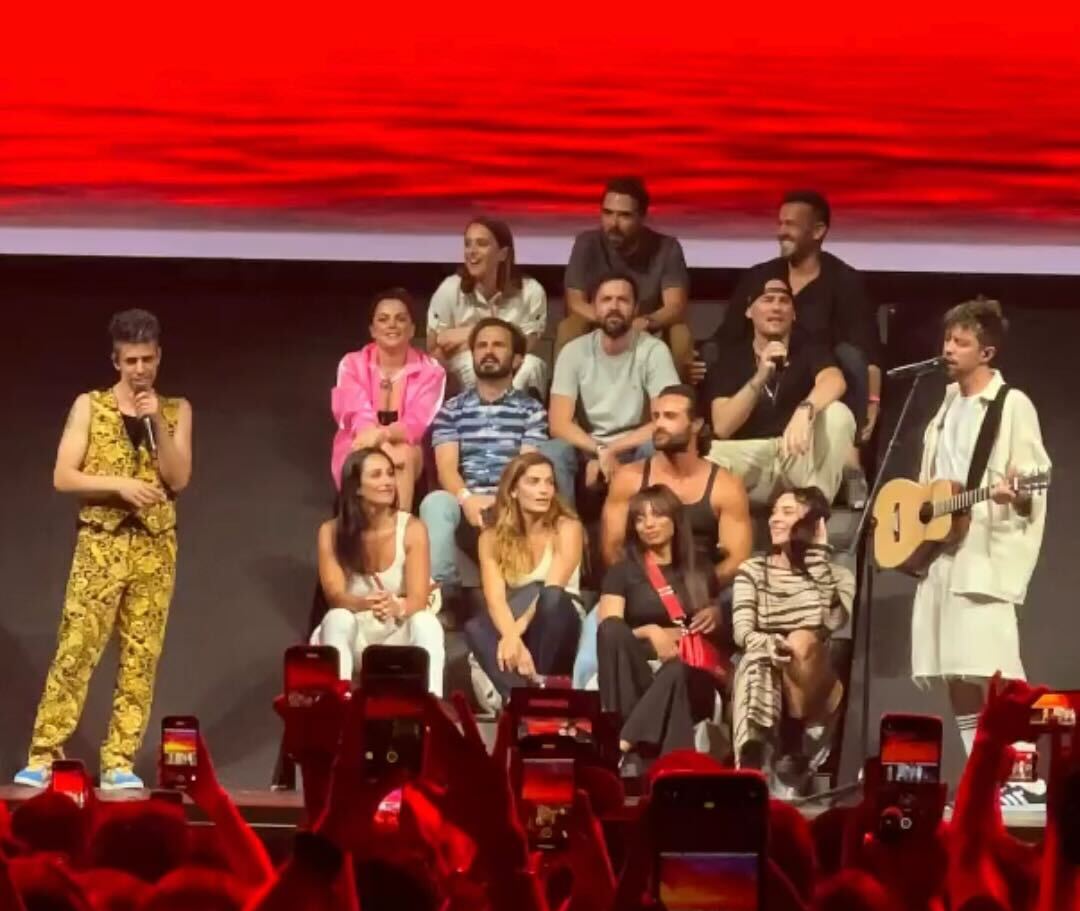 Rodeada de ‘moranguitos’, Rita Pereira emociona-se no segundo concerto dos D’ZRT (vídeo)