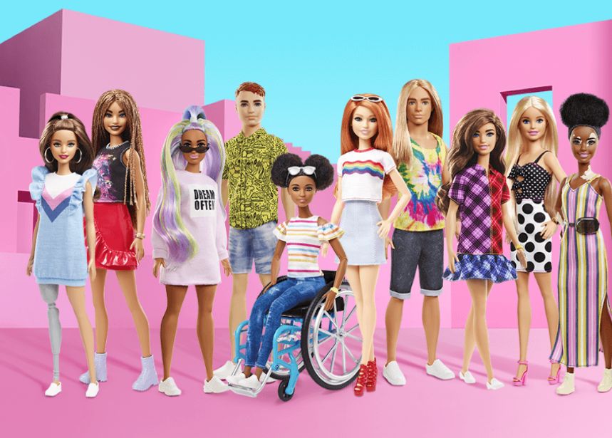 Barbie torna-se mais inclusiva e tem bonecas sem cabelo e com próteses
