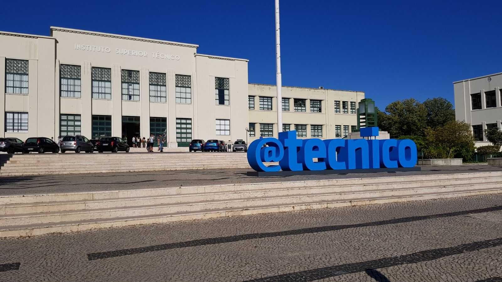 Ensino Superior. Os 10 cursos superiores com média mais alta e os 10 com média mais baixa