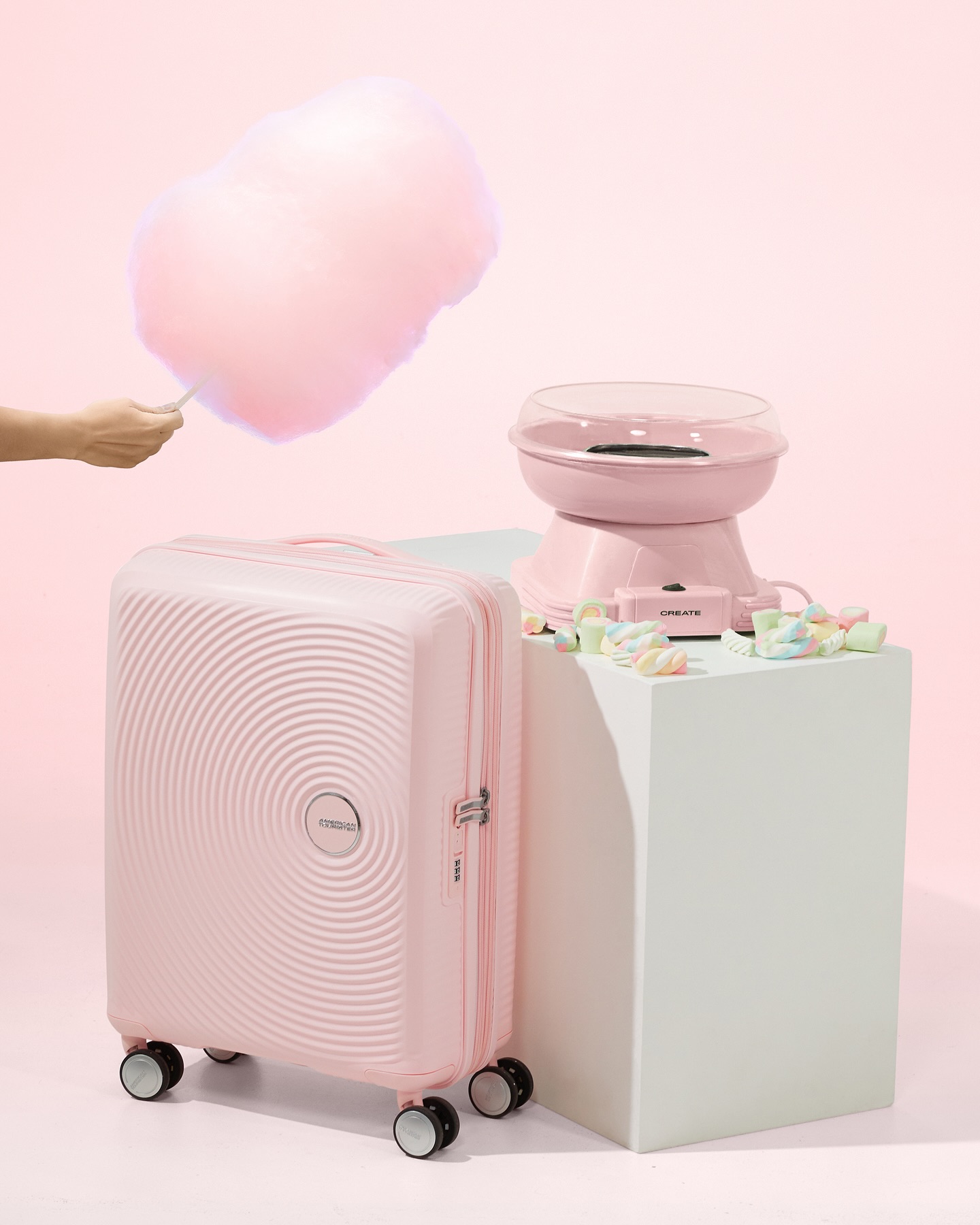 As 4 novas cores de uma das mais populares malas de viagem vão fazê-lo querer marcar já o próximo destino