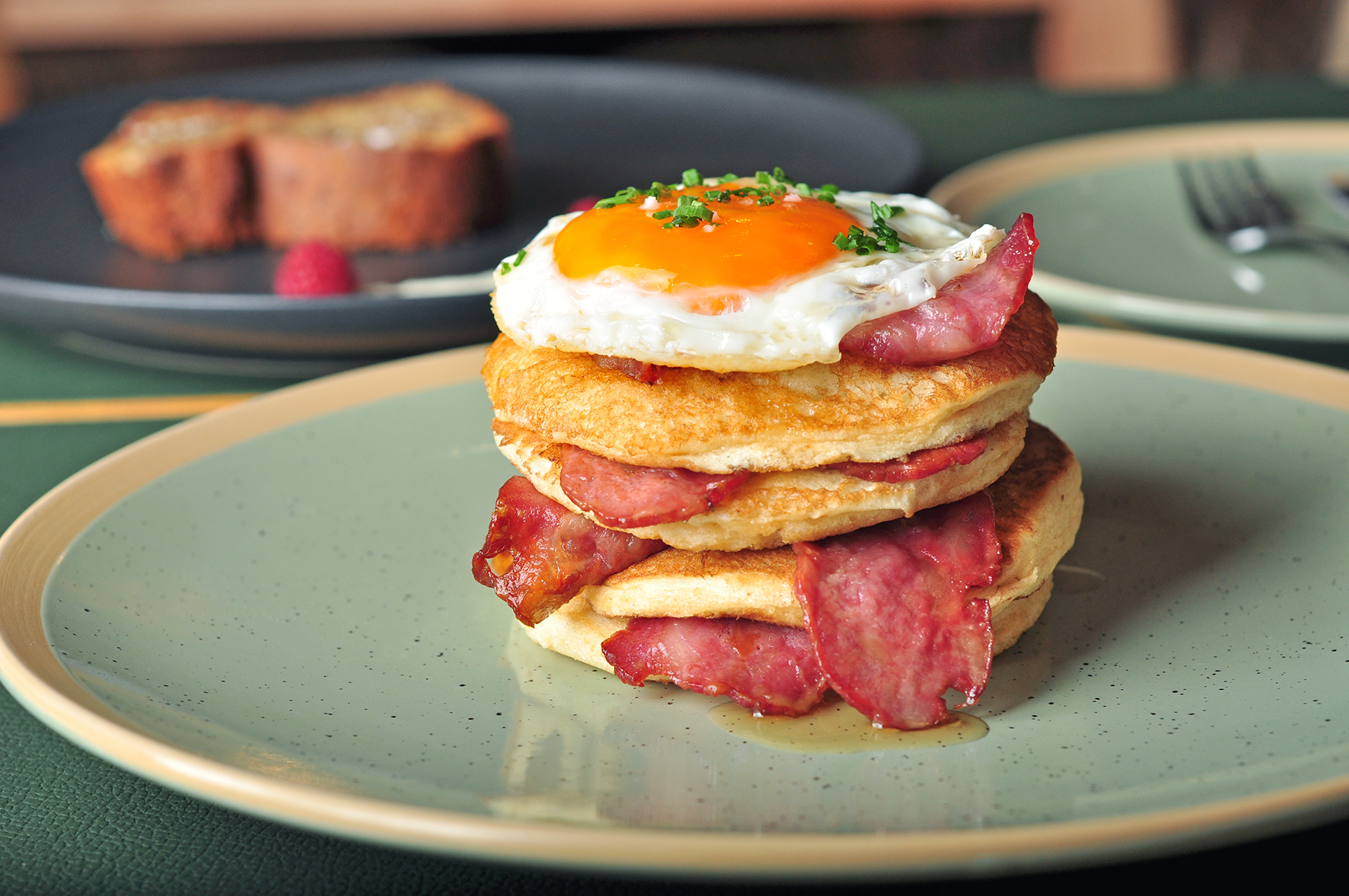 Panquecas com bacon, pokes e ceviche de corvina: qualquer hora é boa para ir ao Mâide, em Cascais