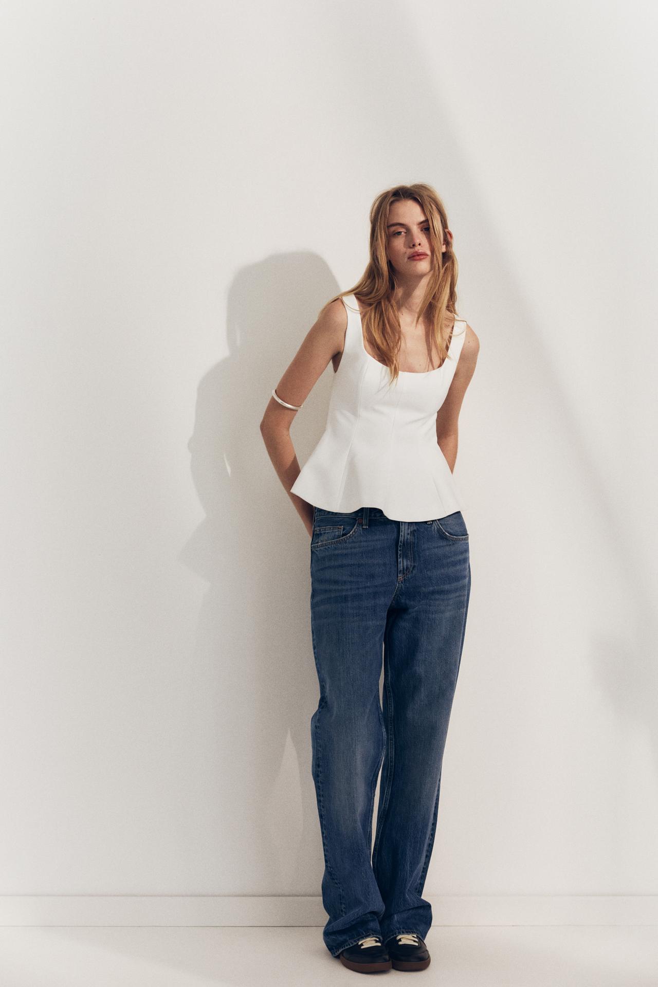 Corra para a Zara. O TikTok está a ficar louco com este top de 25,95€ (que é tendência do passado)