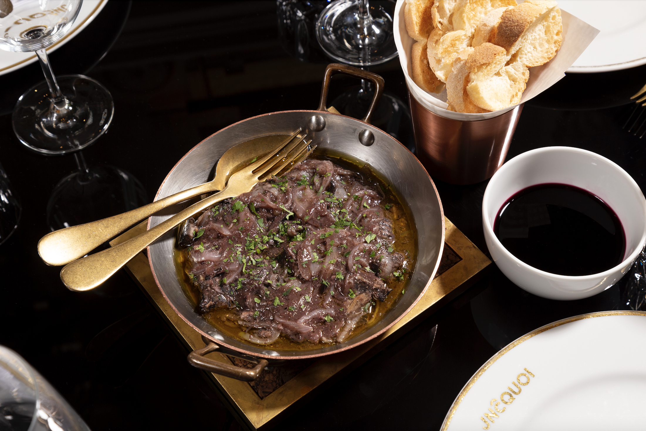 No JNcQUOI Avenida, a lampreia d’O Gaveto é rainha da mesa (mas só por uma semana)