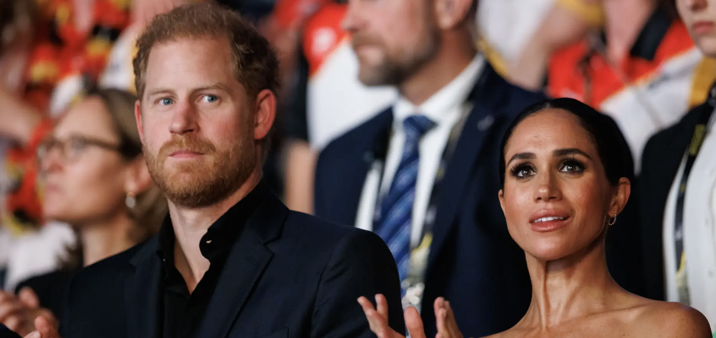 Bronca. Harry e Meghan causam tensão em visita à Jordânia e são acusados de usar crianças doentes