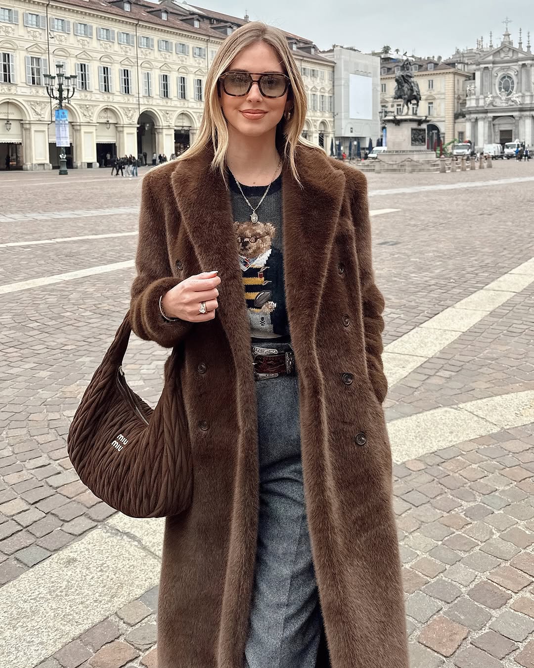 Chiara Ferragni arrasa com mala da Miu Miu. Eis 4 opções mais em conta para seguir a tendência