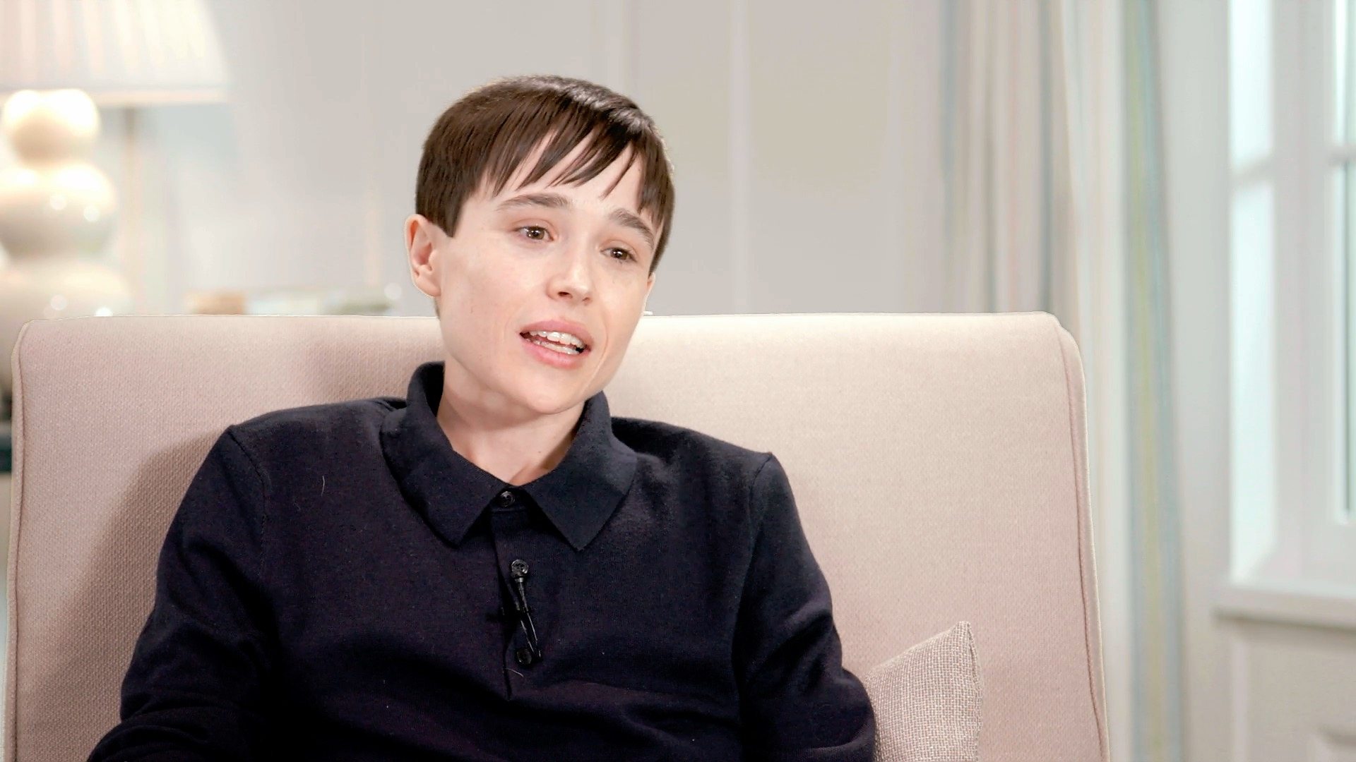 Elliot Page em entrevista a Oprah Winfrey após transição. “Salvou a minha vida”