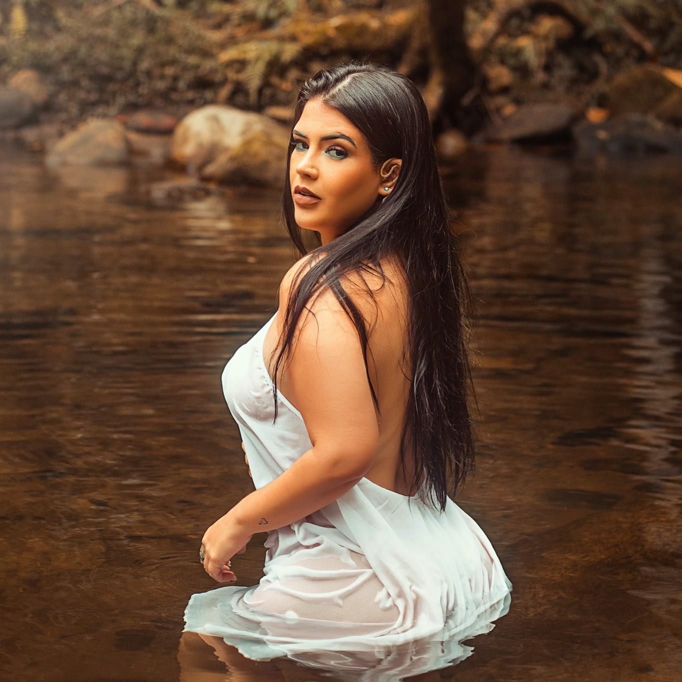 Influenciadora brasileira é morta a tiro durante tentativa de assalto. Pai acredita que foi homicídio