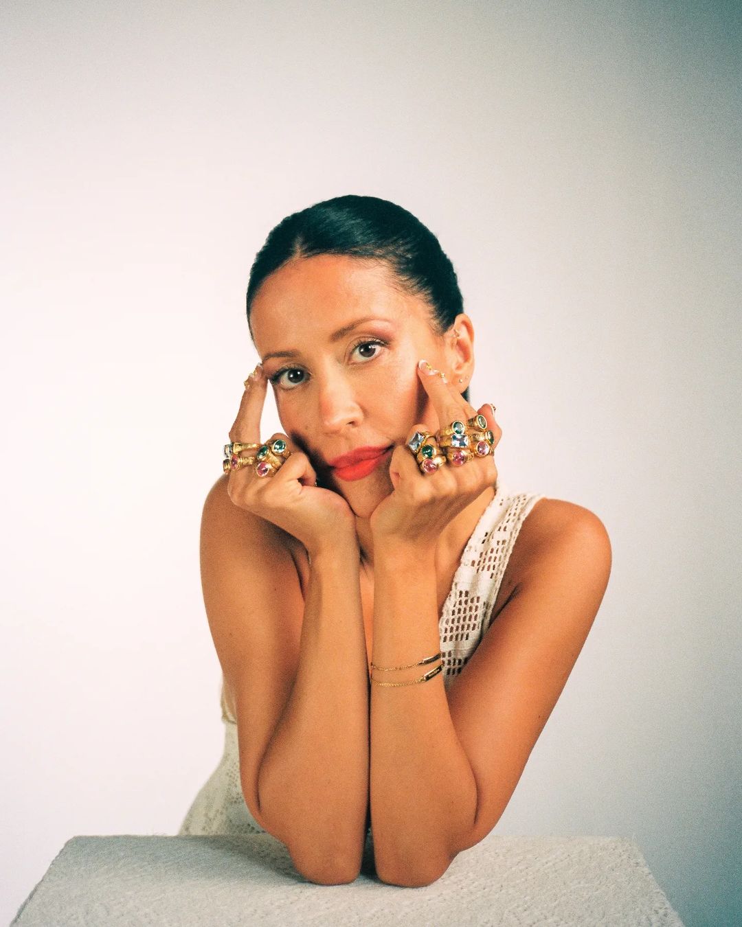 Ana Moura lança coleção de joalharia repleta de pedras coloridas (e já queremos todos os anéis)